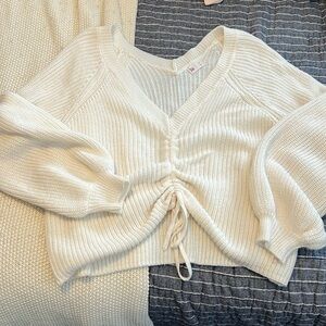 Women’s V-neck semi cropped sweater